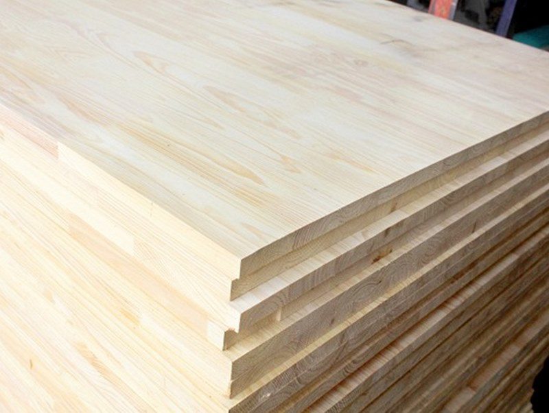 Gỗ ghép cũng được dùng để thay thế cho gỗ tự nhiên trong sản xuất thùng loa